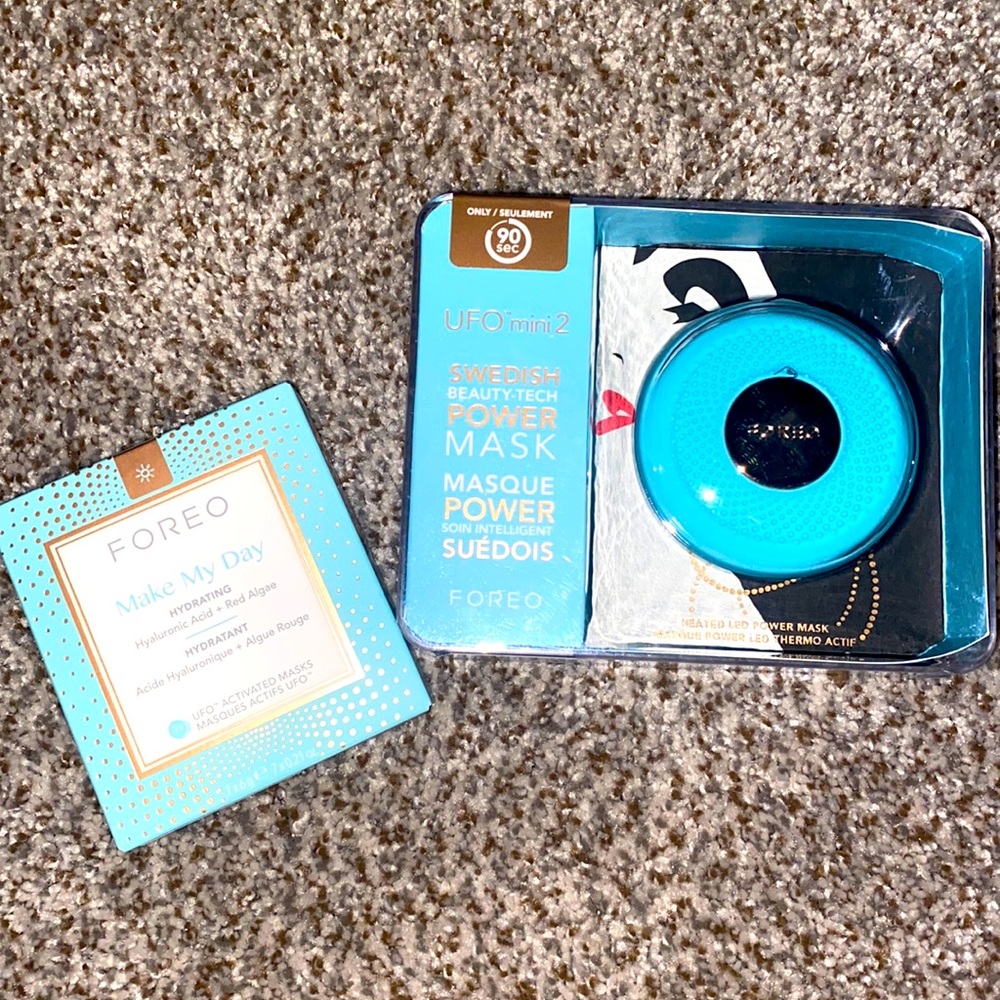 FOREO in mint